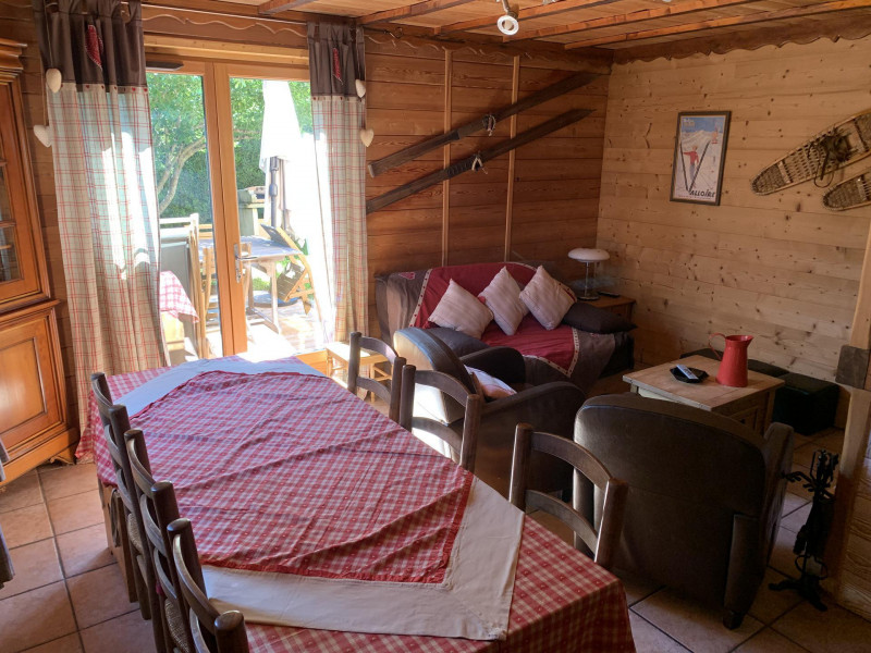 _lv_images__lot_0090070684_02_37631648