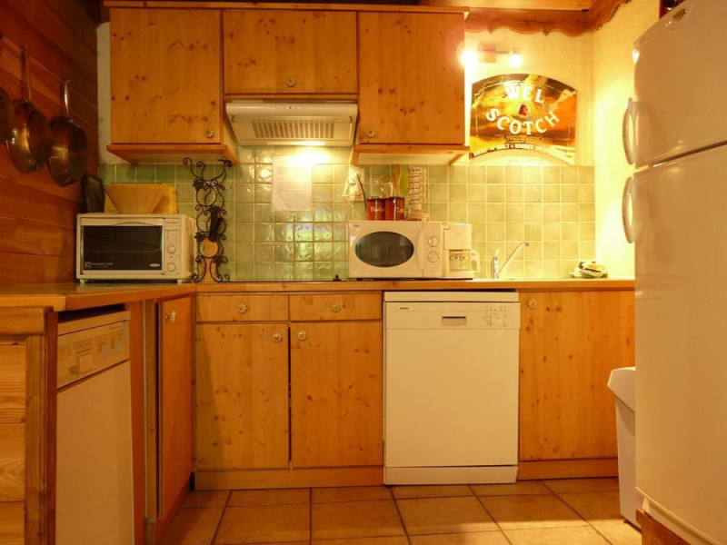 _lv_images__lot_0090070684_04_37735407