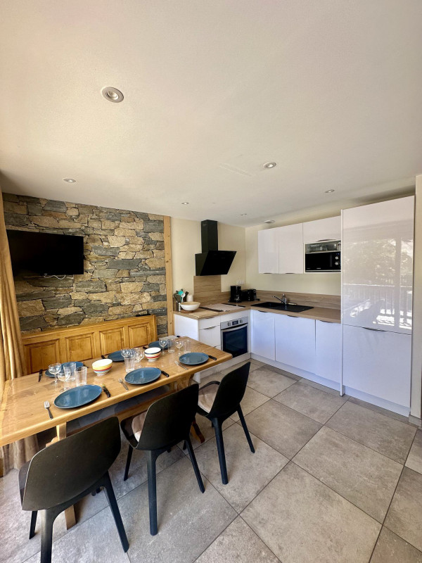 CUISINE - APPARTEMENT SABOTS DE VENUS N°2 - LES VERNEYS CUISINE - APPARTEMENT SABOTS DE VENUS N°2 - LES VERNEYS