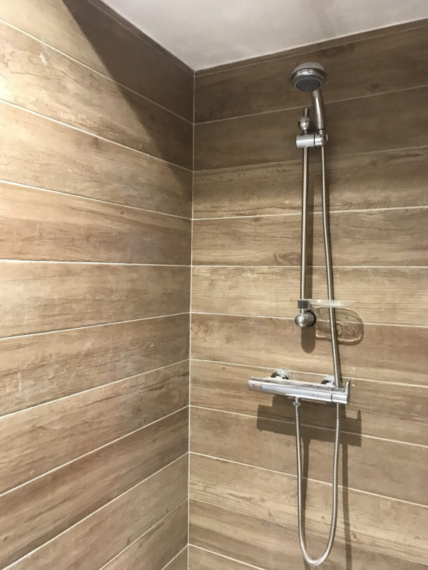 SALLE D'EAU - APPARTEMENT SABOTS DE VENUS N°2 - LES VERNEYS SALLE D'EAU - APPARTEMENT SABOTS DE VENUS N°2 - LES VERNEYS