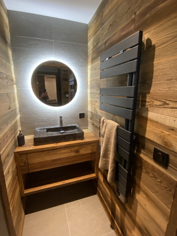 SALLE D'EAU - CHALET LES BRAMES - VALLOIRE LE SERROZ SALLE D'EAU - CHALET LES BRAMES - VALLOIRE LE SERROZ