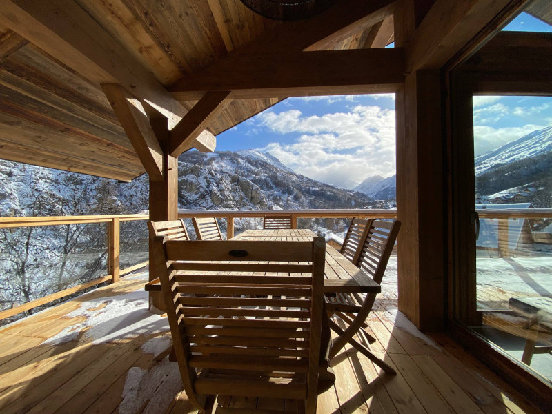 TERRASSE - CHALET LES BRAMES - VALLOIRE LE SERROZ - VALLOIRE RESERVATIONS TERRASSE - CHALET LES BRAMES - VALLOIRE LE SERROZ - VALLOIRE RESERVATIONS