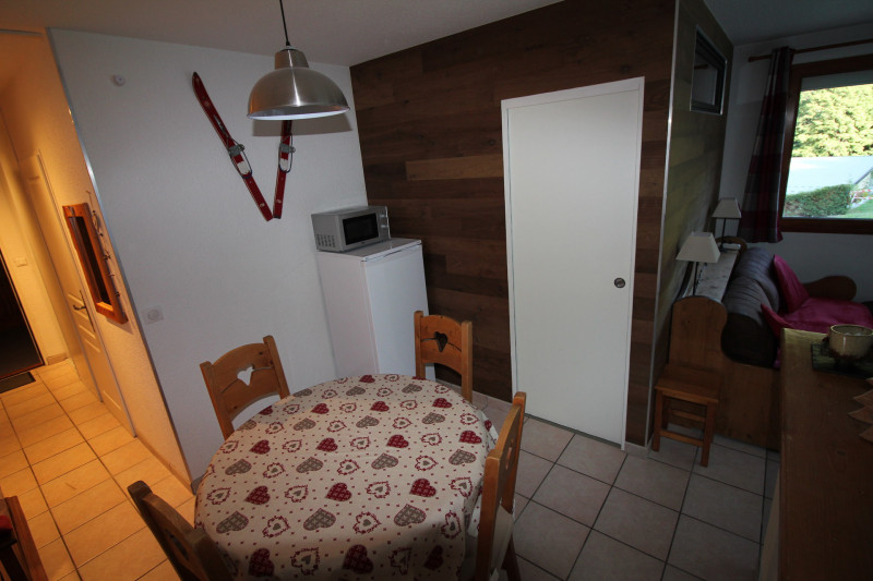 COIN REPAS - APPARTEMENT ROCHES FLEURIES B12 - VALLOIRE CENTRE COIN REPAS - APPARTEMENT ROCHES FLEURIES B12 - VALLOIRE CENTRE