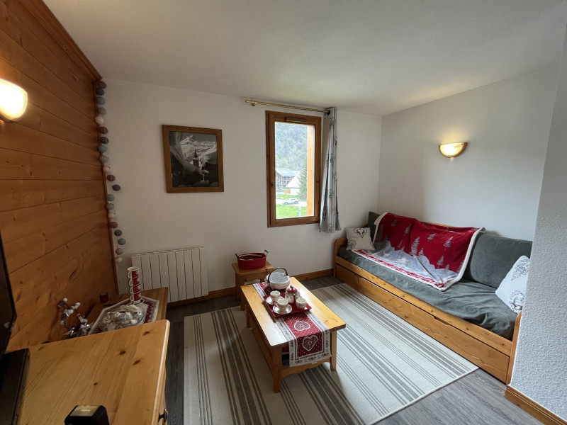 SALON - CHALETS DU GALIBIER II APPARTEMENT 526 - VALLOIRE LE MOULIN BENJAMIN - VALLOIRE RESERVATIONS SALON - CHALETS DU GALIBIER II APPARTEMENT 526 - VALLOIRE LE MOULIN BENJAMIN - VALLOIRE RESERVATIONS