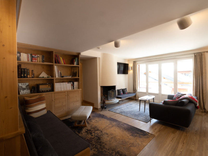 SALON - APPARTEMENT 8 ET DEMI - VALLOIRE CENTRE SALON - APPARTEMENT 8 ET DEMI - VALLOIRE CENTRE