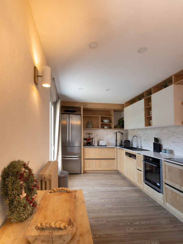 CUISINE - APPARTEMENT 8 ET DEMI - VALLOIRE CENTRE CUISINE - APPARTEMENT 8 ET DEMI - VALLOIRE CENTRE