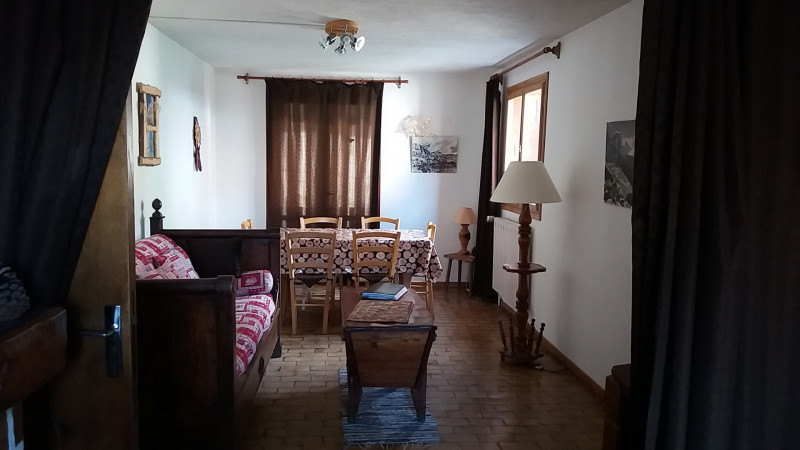 SALON - APPARTEMENT LE FENETRON - VALLOIRE CENTRE - VALLOIRE RESERVATIONS SALON - APPARTEMENT LE FENETRON - VALLOIRE CENTRE - VALLOIRE RESERVATIONS