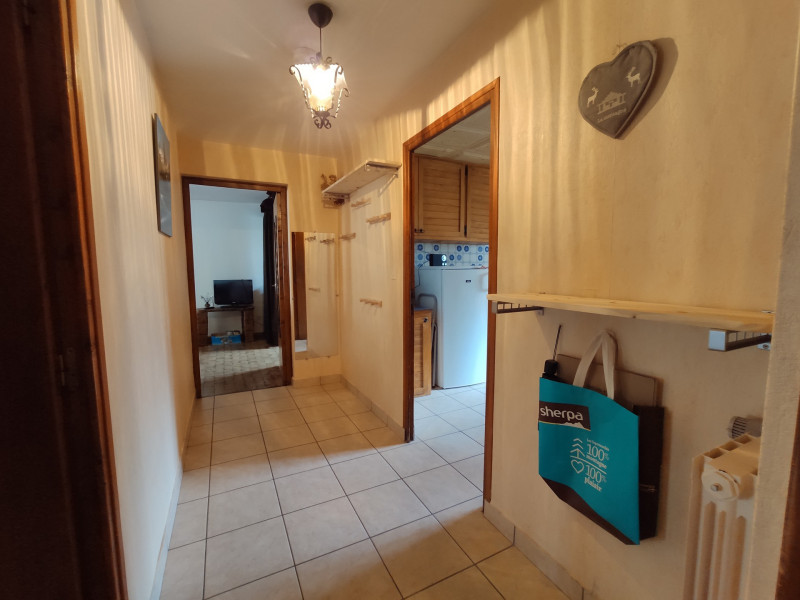 ENTREE - APPARTEMENT LE FENETRON - VALLOIRE CENTRE ENTREE - APPARTEMENT LE FENETRON - VALLOIRE CENTRE