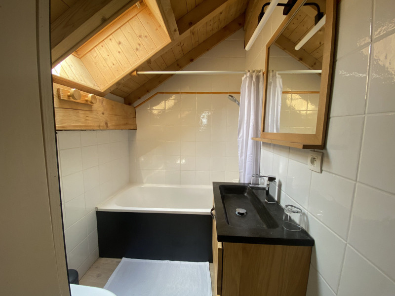 SALLE DE BAINS - CHALET DU REGAIN APPARTEMENT 15 - VALLOIRE CENTRE SALLE DE BAINS - CHALET DU REGAIN APPARTEMENT 15 - VALLOIRE CENTRE