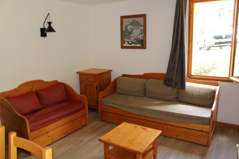 SALON - APPARTEMENT CHALETS GALIBIER 2 N° 402 - MOULIN BENJAMIN - VALLOIRE - VALLOIRE RESERVATIONS SALON - APPARTEMENT CHALETS GALIBIER 2 N° 402 - MOULIN BENJAMIN - VALLOIRE - VALLOIRE RESERVATIONS