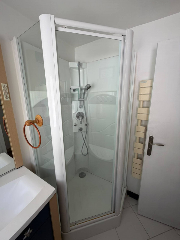 SALLE D'EAU - APPARTEMENT RESIDENCE GALIBIER 23 - VALLOIRE CENTRE SALLE D'EAU - APPARTEMENT RESIDENCE GALIBIER 23 - VALLOIRE CENTRE