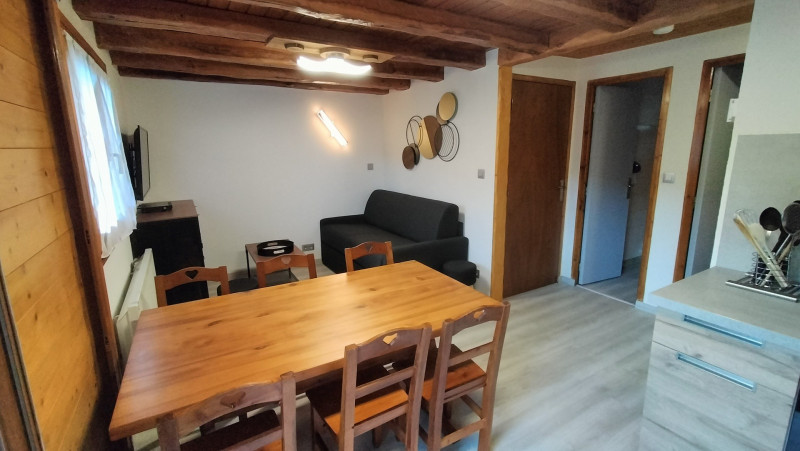 COIN REPAS - CHALET CHEZ ZEBULON- VALLOIRE LA BORGE - VALLOIRE RESERVATIONS