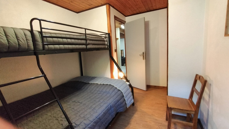 CHAMBRE - CHALET CHEZ ZEBULON- VALLOIRE LA BORGE CHAMBRE - CHALET CHEZ ZEBULON- VALLOIRE LA BORGE