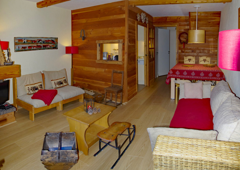 SALON - APPARTEMENT LE PRAZ 24 - VALLOIRE CENTRE - VALLOIRE RESERVATIONS SALON - APPARTEMENT LE PRAZ 24 - VALLOIRE CENTRE - VALLOIRE RESERVATIONS
