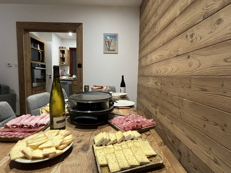 COIN REPAS - CHALET GOLEON - VALLOIRE LES PLANS  COIN REPAS - CHALET GOLEON - VALLOIRE LES PLANS