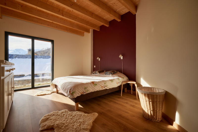 CHAMBRE RDC CUISINE - CHALET BAUD'RIEZ - LE SERROZ VALLOIRE CHAMBRE RDC CUISINE - CHALET BAUD'RIEZ - LE SERROZ VALLOIRE