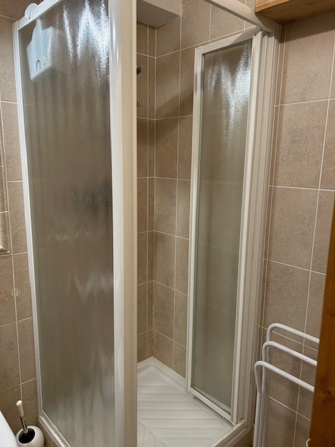 SALLE D'EAU- AZALEE HAMEAU DE LA VALLEE D'OR APPARTEMENT 400- VALLOIRE LES CHARBONNIERES 