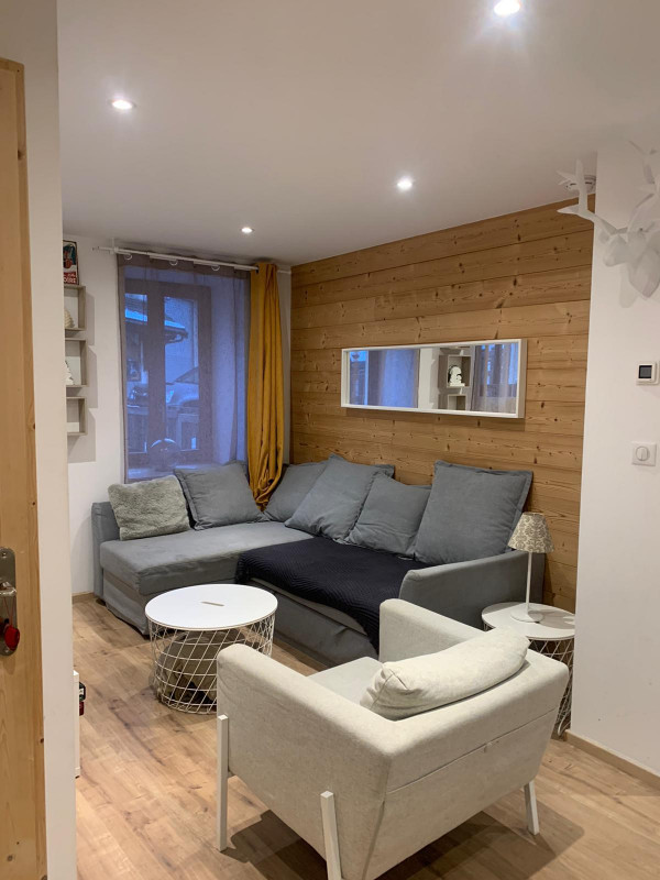 _lv_images__lot_0090070737_02_28881814