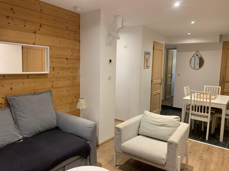 _lv_images__lot_0090070737_04_28881816