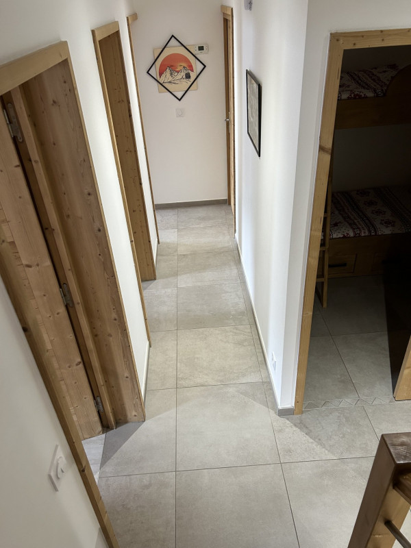 COULOIR - CHALET ARPITA - HAMEAU SERROZ VALLOIRE