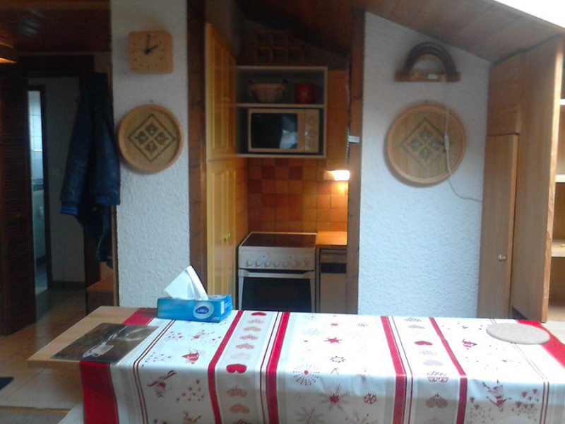 COIN CUISINE - APPARTEMENT ROCHER SAINT PIERRE 3A - VALLOIRE CENTRE COIN CUISINE - APPARTEMENT ROCHER SAINT PIERRE 3A - VALLOIRE CENTRE