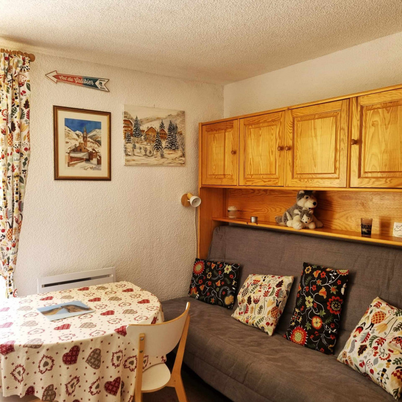 SALON - APPARTEMENT THYMEL 23 - VALLOIRE LES VERNEYS - VALLOIRE RESERVATIONS SALON - APPARTEMENT THYMEL 23 - VALLOIRE LES VERNEYS - VALLOIRE RESERVATIONS