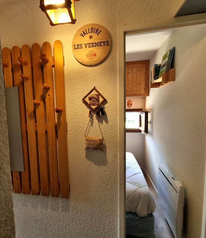 ENTREE - APPARTEMENT THYMEL 23 - VALLOIRE LES VERNEYS ENTREE - APPARTEMENT THYMEL 23 - VALLOIRE LES VERNEYS