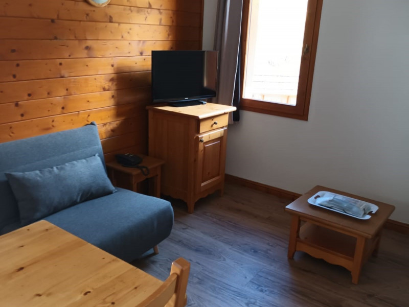 SALON - APPARTEMENT F27 CHALETS DU GALIBIER 1 - VALLOIRE MOULIN BENJAMIN - VALLOIRE RESERVATIONS SALON - APPARTEMENT F27 CHALETS DU GALIBIER 1 - VALLOIRE MOULIN BENJAMIN - VALLOIRE RESERVATIONS