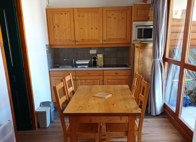 COIN REPAS - APPARTEMENT F27 CHALETS DU GALIBIER 1 - VALLOIRE MOULIN BENJAMIN - VALLOIRE RESERVATIONS COIN REPAS - APPARTEMENT F27 CHALETS DU GALIBIER 1 - VALLOIRE MOULIN BENJAMIN - VALLOIRE RESERVATIONS