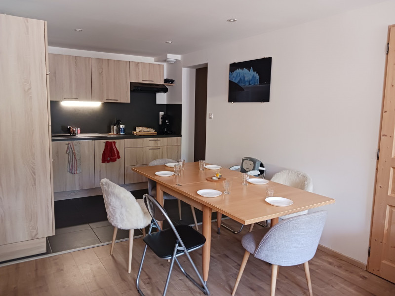 COIN REPAS - APPARTEMENT EMILIENNE N°4 - VALLOIRE CENTRE COIN REPAS - APPARTEMENT EMILIENNE N°4 - VALLOIRE CENTRE