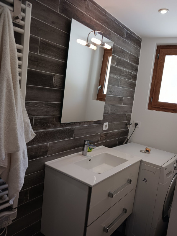 SALLE D'EAU - APPARTEMENT EMILIENNE N°4 - VALLOIRE CENTRE - VALLOIRE RESERVATIONS SALLE D'EAU - APPARTEMENT EMILIENNE N°4 - VALLOIRE CENTRE - VALLOIRE RESERVATIONS