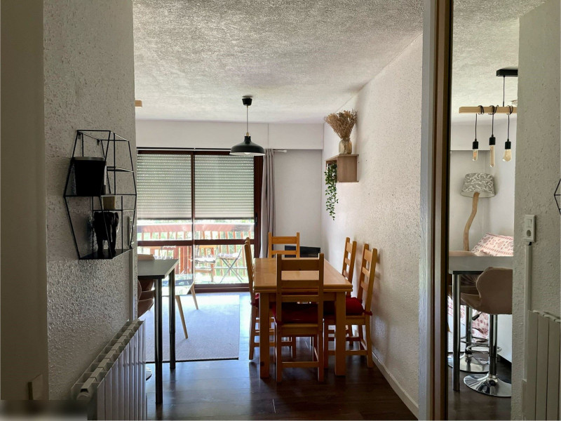 SALLE A MANGER - APPARTEMENT CREY DU QUART N°2021 - VALLOIRE CENTRE - VALLOIRE RESERVATIONS SALLE A MANGER - APPARTEMENT CREY DU QUART N°2021 - VALLOIRE CENTRE - VALLOIRE RESERVATIONS