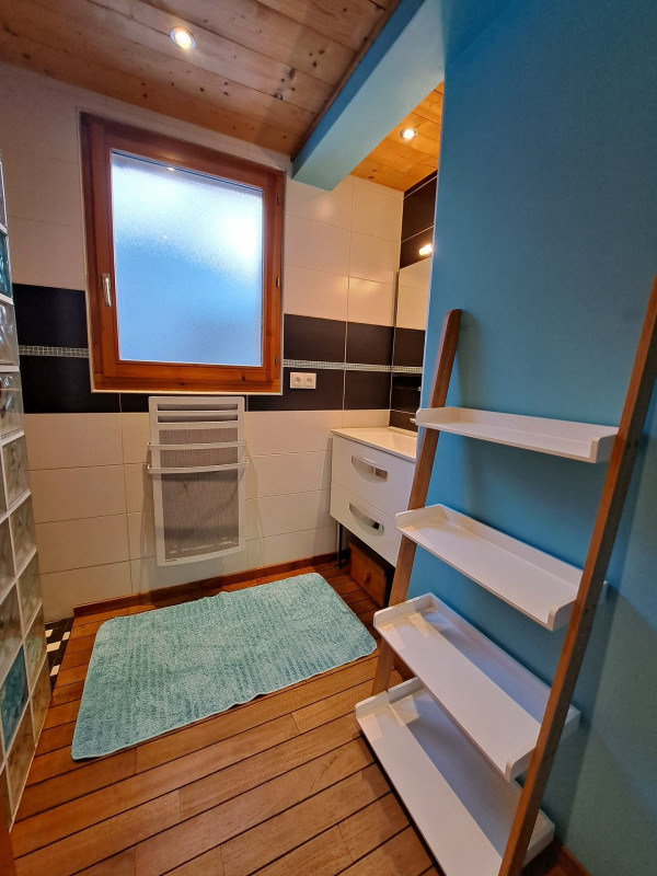 SALLE D'EAU - CHALET AU BOIS JOLI - LE SERROZ - VALLOIRE RESERVATIONS