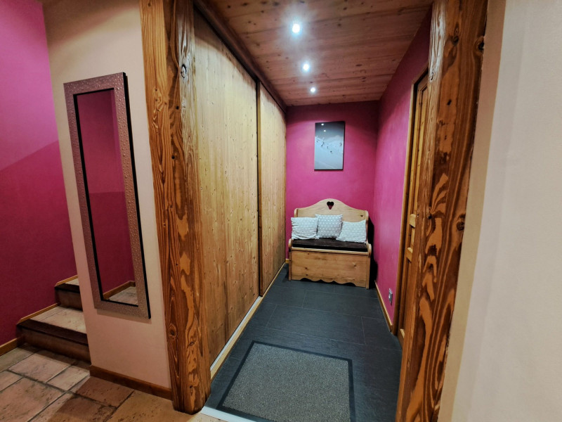 ENTREE - CHALET AU BOIS JOLI - LE SERROZ - VALLOIRE RESERVATIONS ENTREE - CHALET AU BOIS JOLI - LE SERROZ - VALLOIRE RESERVATIONS
