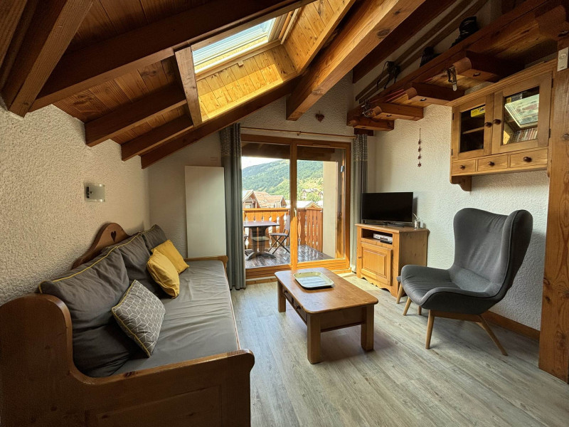 SALON - APPARTEMENT ROCHES FLEURIES B6 - VALLOIRE CENTRE - VALLOIRE RESERVATIONS SALON - APPARTEMENT ROCHES FLEURIES B6 - VALLOIRE CENTRE - VALLOIRE RESERVATIONS