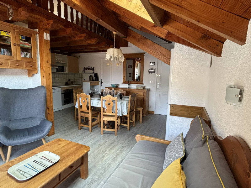 SALON - APPARTEMENT ROCHES FLEURIES B6 - VALLOIRE CENTRE - VALLOIRE RESERVATIONS SALON - APPARTEMENT ROCHES FLEURIES B6 - VALLOIRE CENTRE - VALLOIRE RESERVATIONS