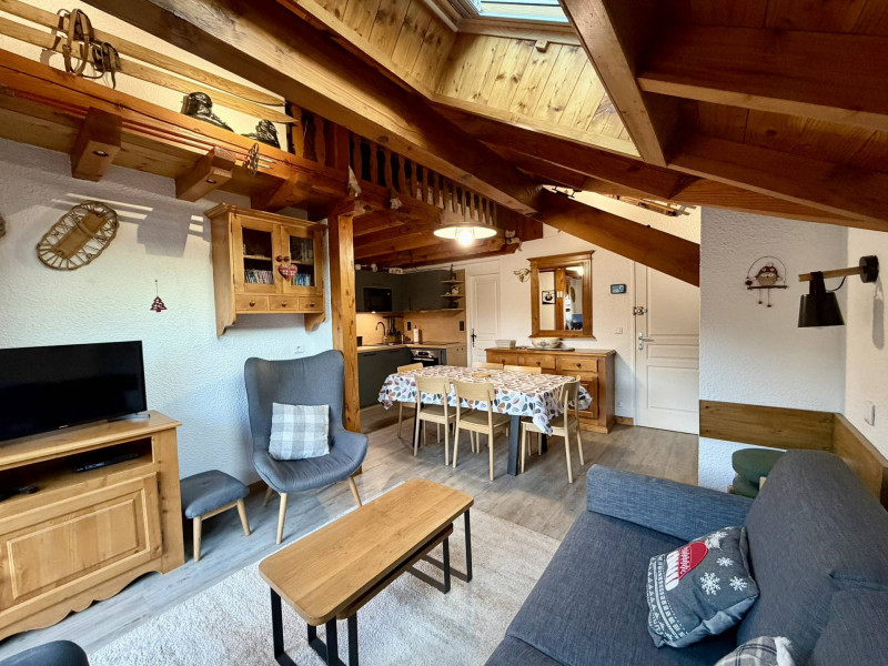 SALON - APPARTEMENT ROCHES FLEURIES B6 - VALLOIRE CENTRE - VALLOIRE RESERVATIONS