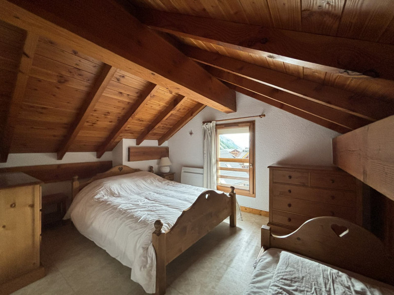 CHAMBRE- APPARTEMENT ROCHES FLEURIES B6 - VALLOIRE CENTRE CHAMBRE- APPARTEMENT ROCHES FLEURIES B6 - VALLOIRE CENTRE