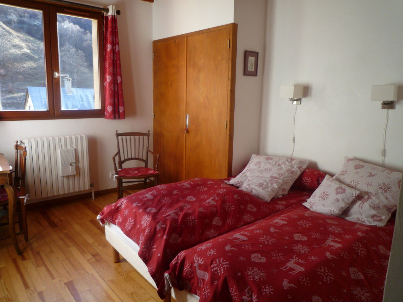 CHAMBRE - CHALET LA RIVINE - VALLOIRE LA RIVINE CHAMBRE - CHALET LA RIVINE - VALLOIRE LA RIVINE