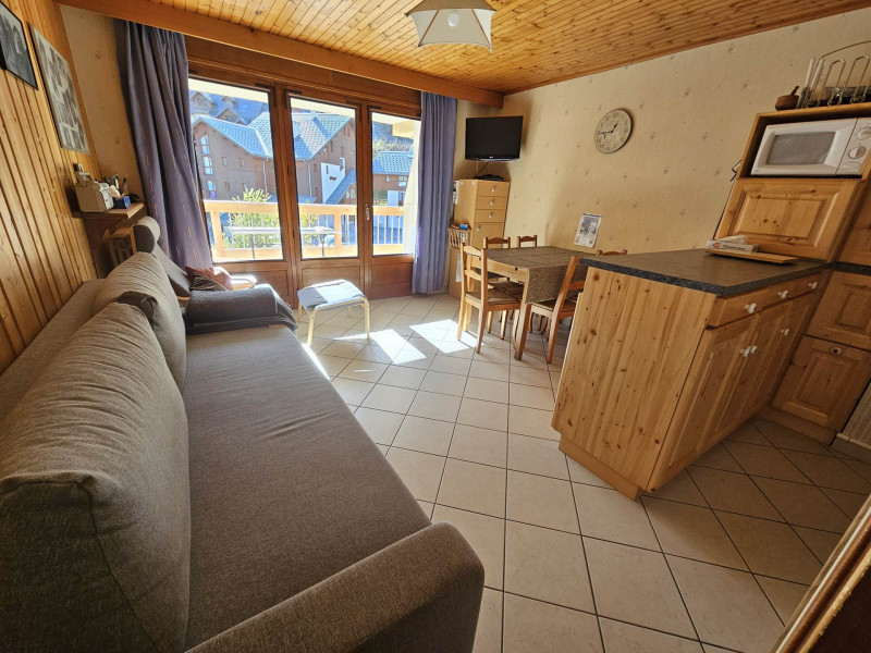 SEJOUR - APPARTEMENT LES CHARDONNETS B7 - VALLOIRE CENTRE - VALLOIRE RESERVATIONS SEJOUR - APPARTEMENT LES CHARDONNETS B7 - VALLOIRE CENTRE - VALLOIRE RESERVATIONS