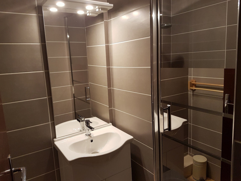 SALLE DE BAIN - APPARTEMENT TAM TAM 5 - VALLOIRE LES VERNEYS SALLE DE BAIN - APPARTEMENT TAM TAM 5 - VALLOIRE LES VERNEYS