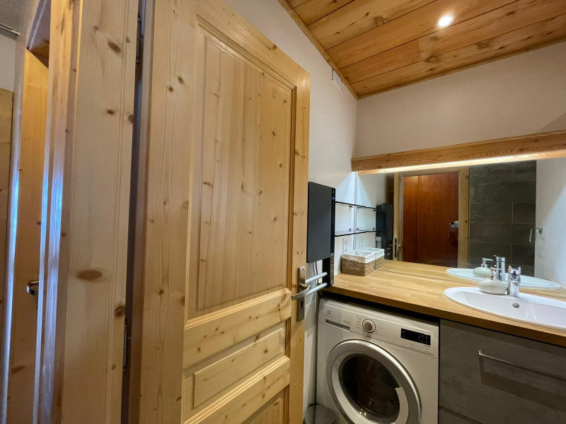 SALLE D'EAU - VIEUX MOULIN APPARTEMENT B22 - VALLOIRE CENTRE SALLE D'EAU - VIEUX MOULIN APPARTEMENT B22 - VALLOIRE CENTRE