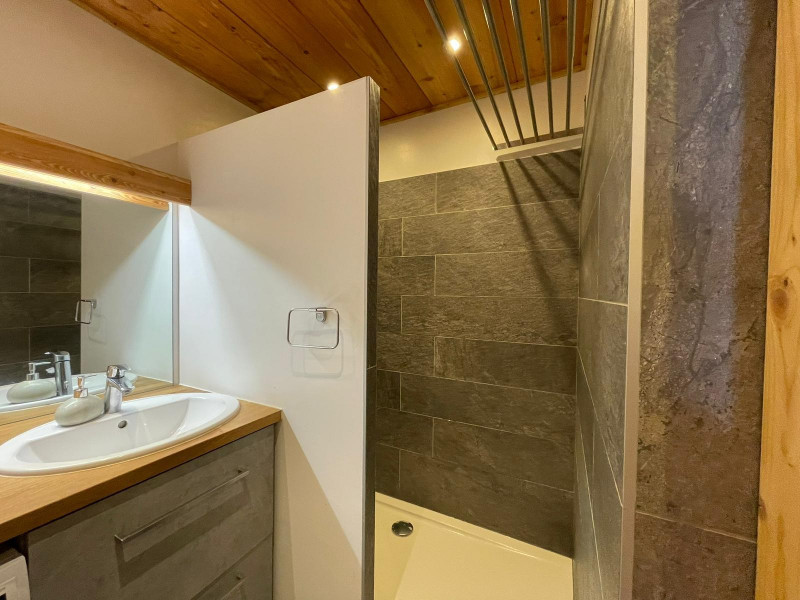 SALLE D'EAU - VIEUX MOULIN APPARTEMENT B22 - VALLOIRE CENTRE