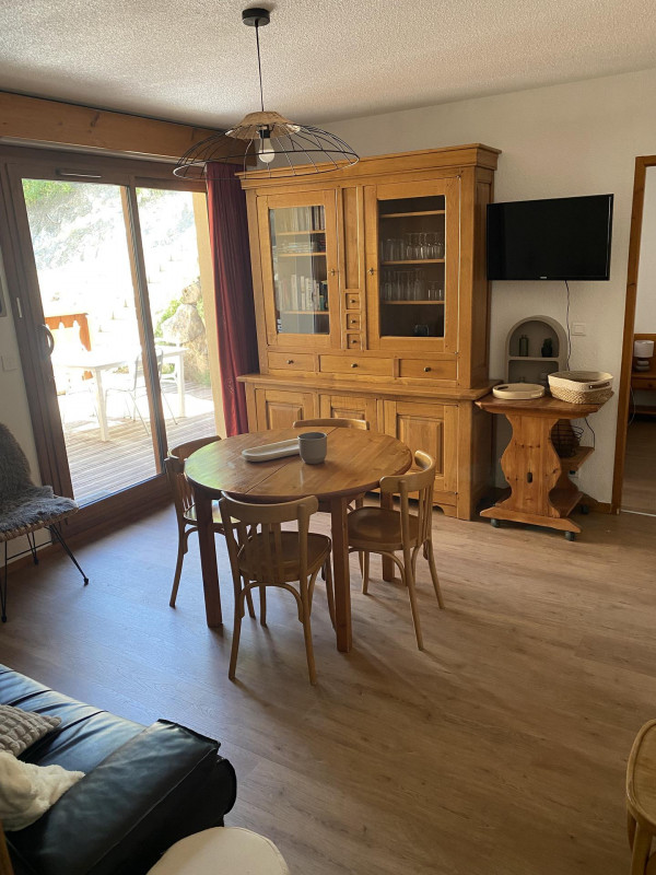 SALON - APPARTEMENT ROCHES FLEURIES B10 - VALLOIRE CENTRE SALON - APPARTEMENT ROCHES FLEURIES B10 - VALLOIRE CENTRE
