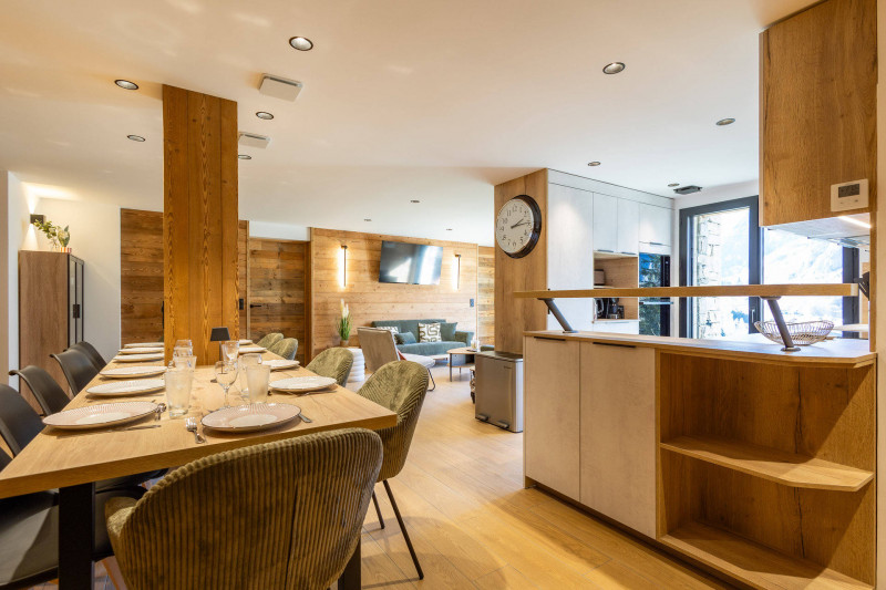 SALLE A MANGER - CHALET ESKIMO - CHOSEAUX VILLE VALLOIRE - VALLOIRE RESERVATIONS