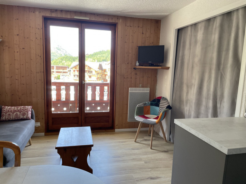 SALON - STUDIO CROIX DU SUD 311 - CLOS DES ETOILES - VALLOIRE CENTRE - VALLOIRE RESERVATIONS SALON - STUDIO CROIX DU SUD 311 - CLOS DES ETOILES - VALLOIRE CENTRE - VALLOIRE RESERVATIONS