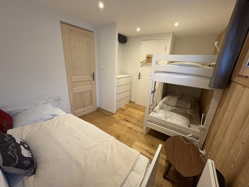 CHAMBRE - CHALET LES MARMOTTES - APPARTEMENT RDC - VALLOIRE CENTRE