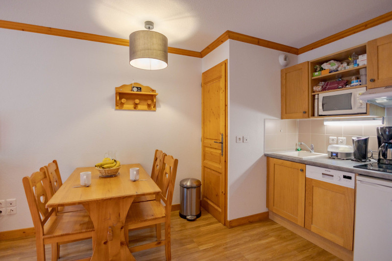 CUISINE  CHALETS DE LA VALLEE D'OR APPARTEMENT LYS 001 - LES CHARBONNIERES - VALLOIRE
