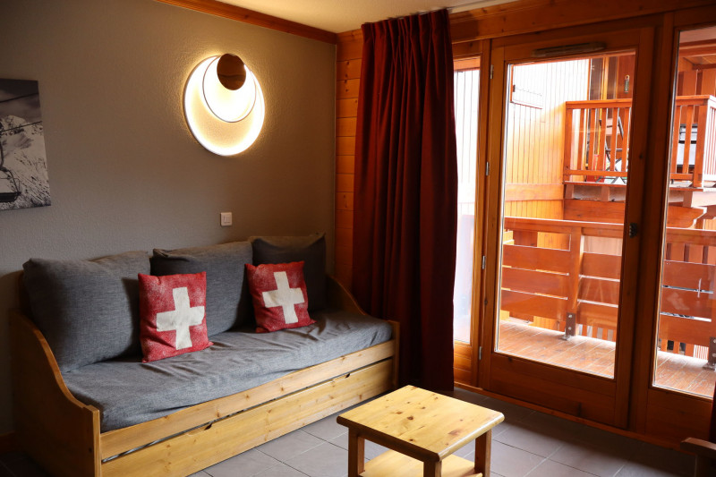SALON - APPARTEMENT CHALETS DE LA VALLEE D'OR ASTER 203 - CHARBONNIERES VALLOIRE - VALLOIRE RESERVATIONS