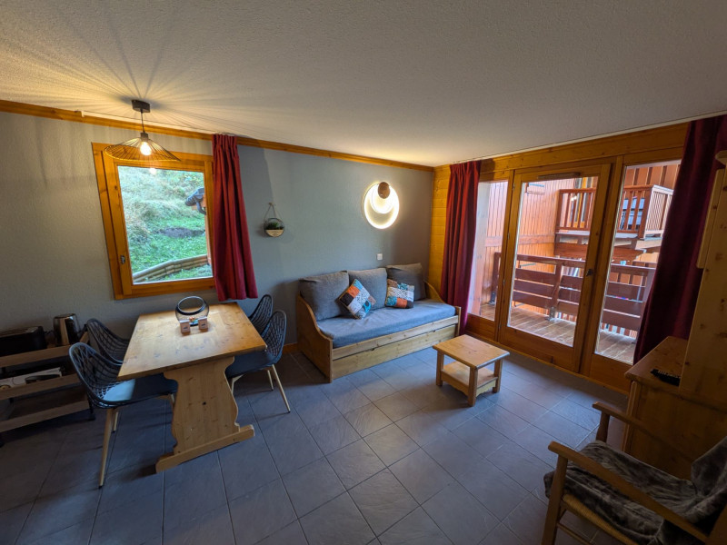 SALON - APPARTEMENT CHALETS DE LA VALLEE D'OR ASTER 203 - CHARBONNIERES VALLOIRE - VALLOIRE RESERVATIONS SALON - APPARTEMENT CHALETS DE LA VALLEE D'OR ASTER 203 - CHARBONNIERES VALLOIRE - VALLOIRE RESERVATIONS